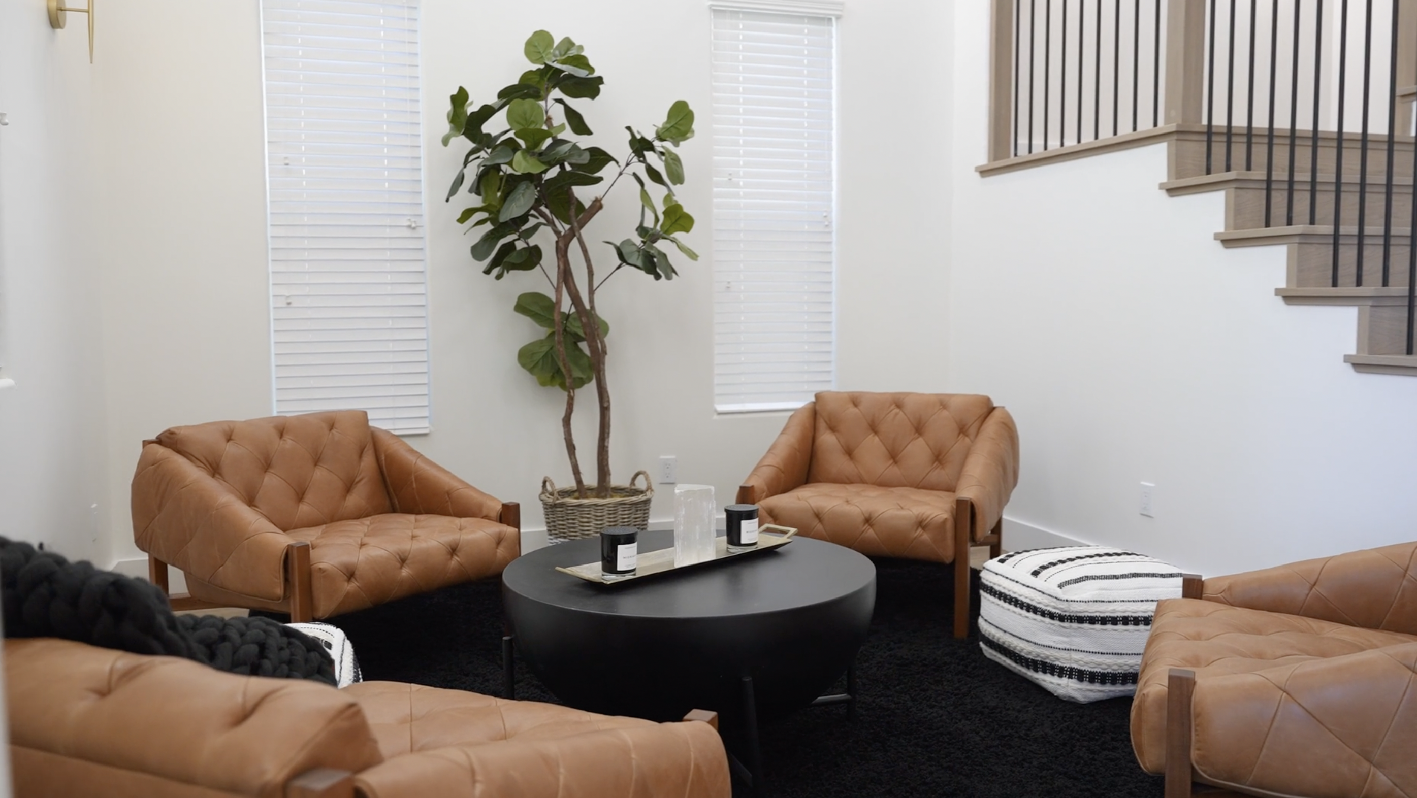 interior photo of Detox LA Facility showing healthy living room