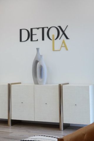 DetoxLA - residential treatment facility